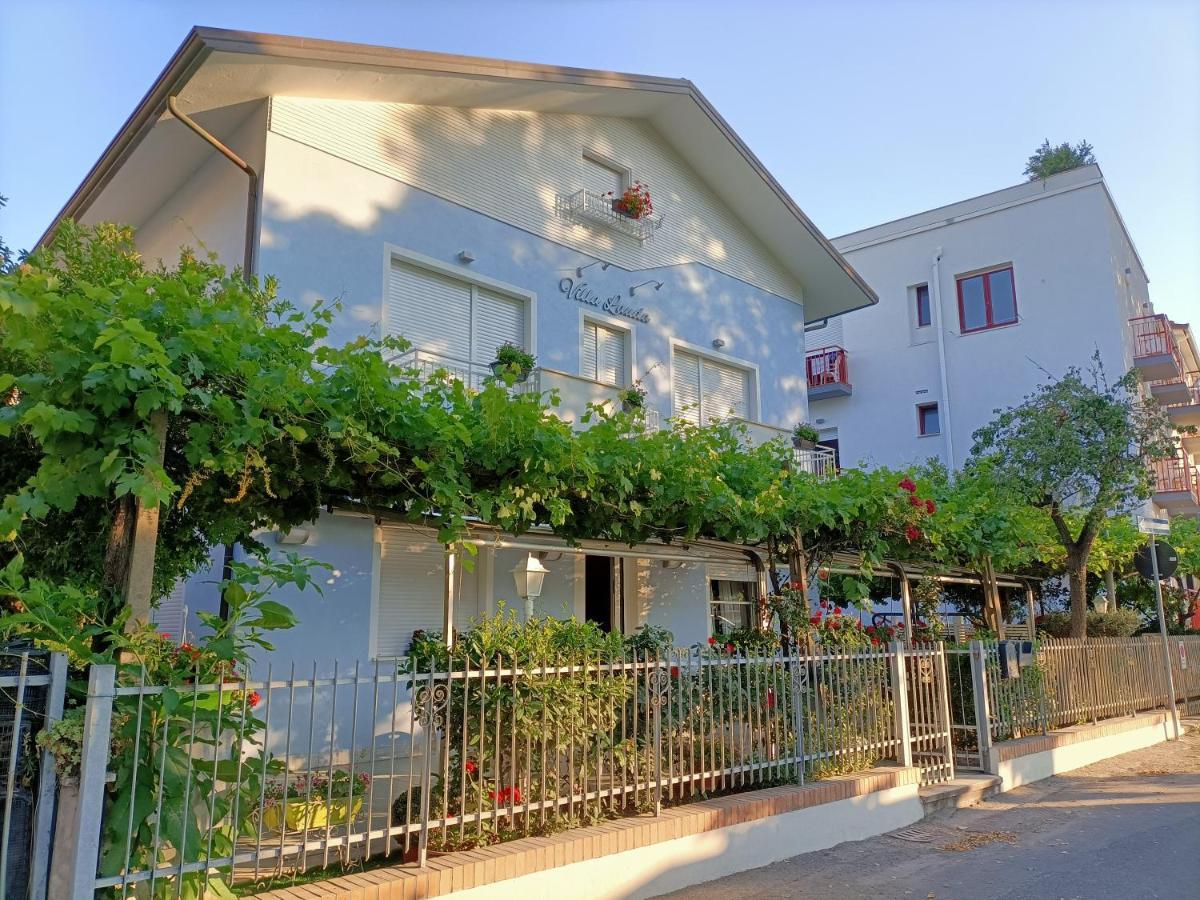 Villa Lauda B&B 리미니 외부 사진