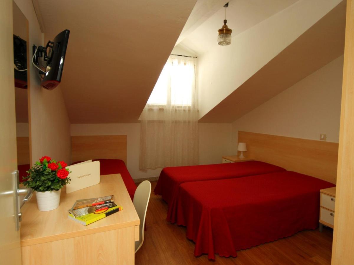 Villa Lauda B&B 리미니 외부 사진