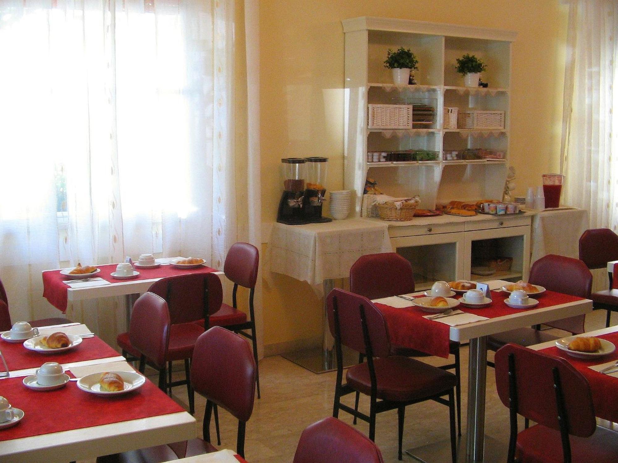 Villa Lauda B&B 리미니 외부 사진