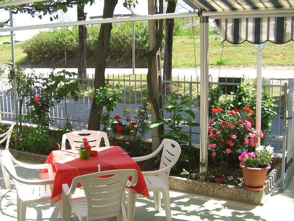 Villa Lauda B&B 리미니 외부 사진
