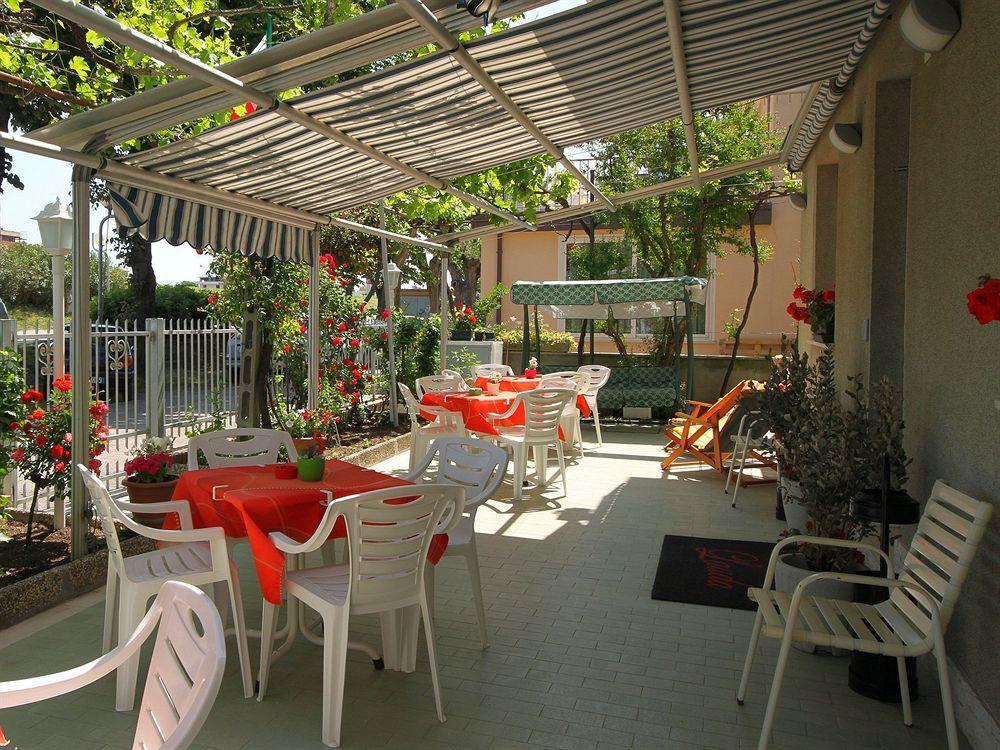 Villa Lauda B&B 리미니 외부 사진