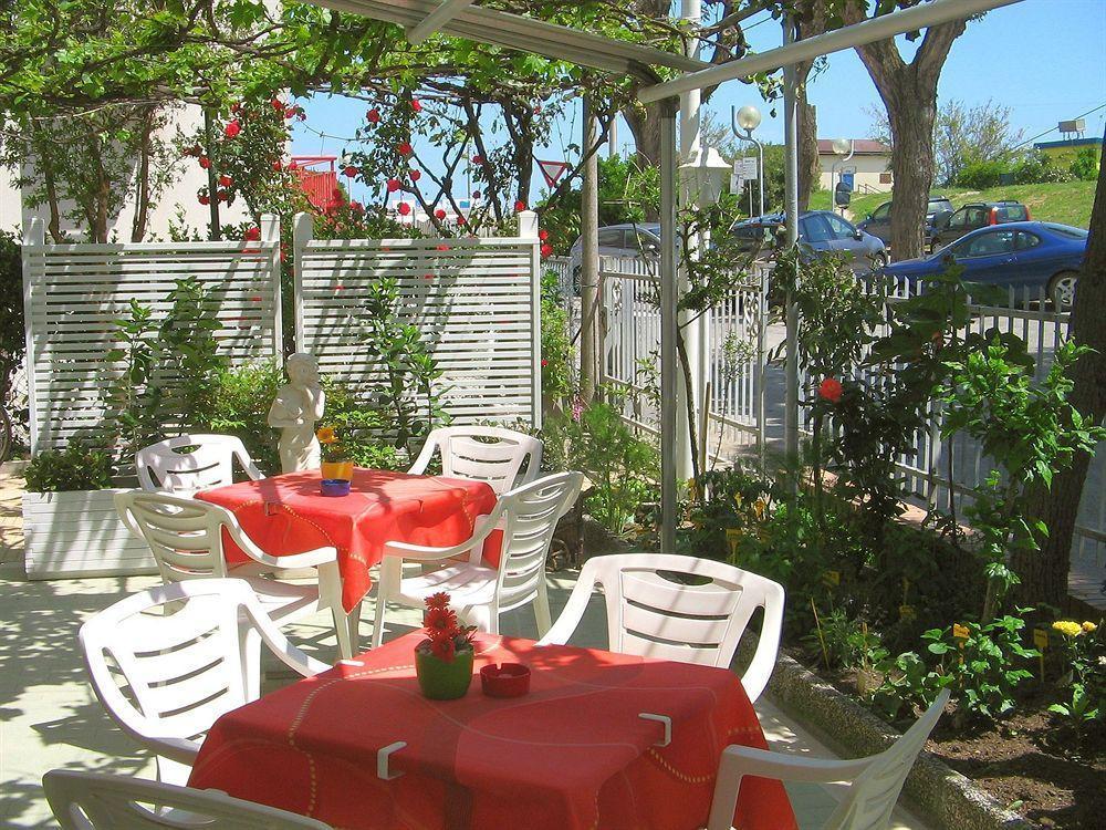 Villa Lauda B&B 리미니 외부 사진