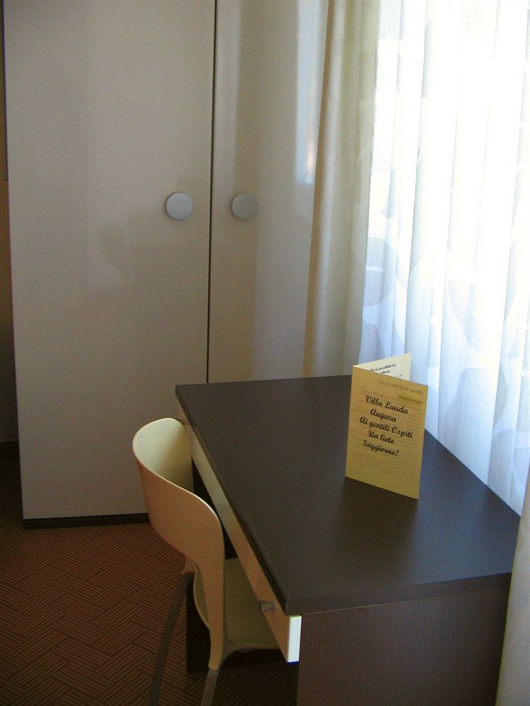 Villa Lauda B&B 리미니 외부 사진