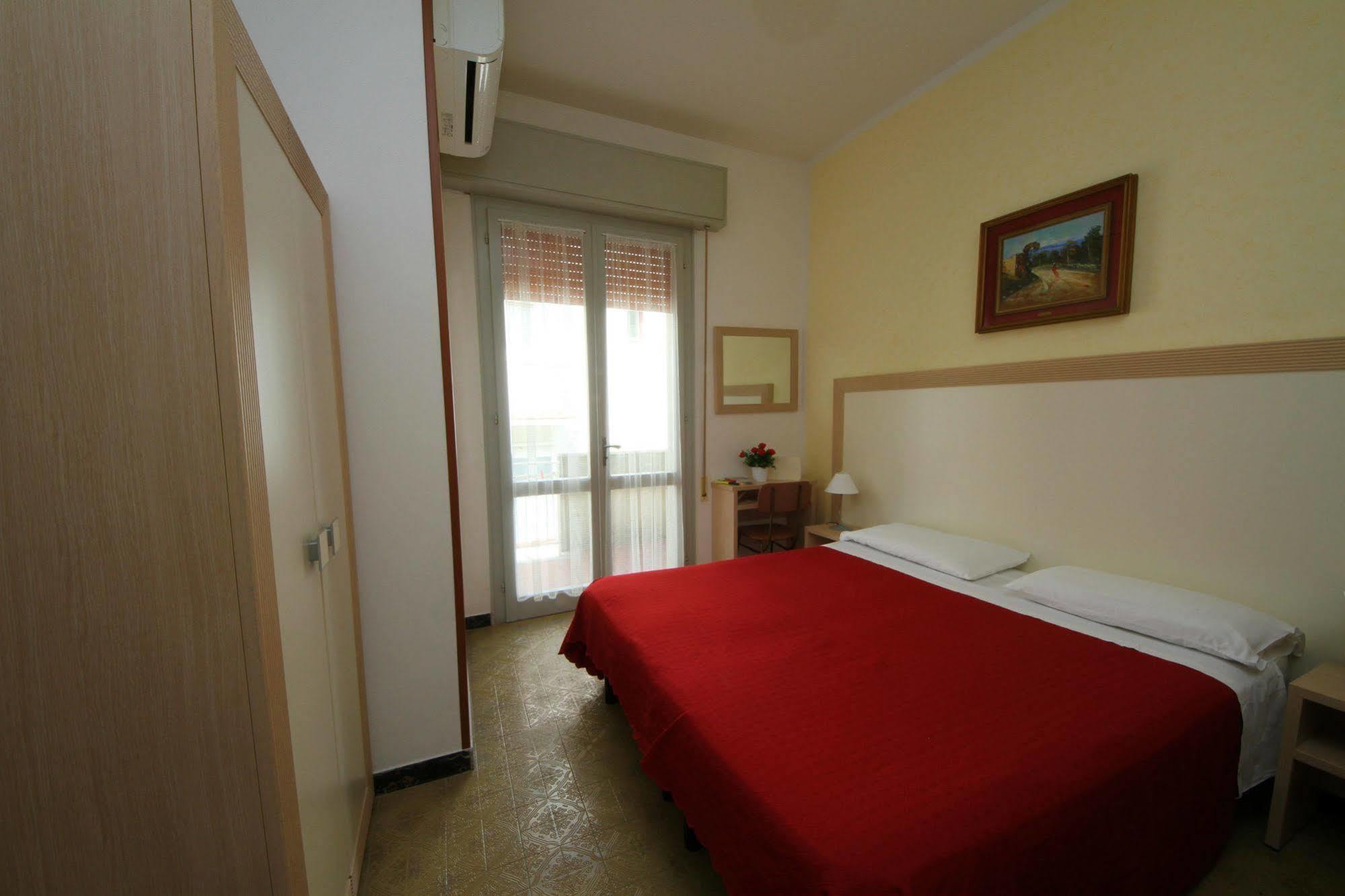Villa Lauda B&B 리미니 외부 사진