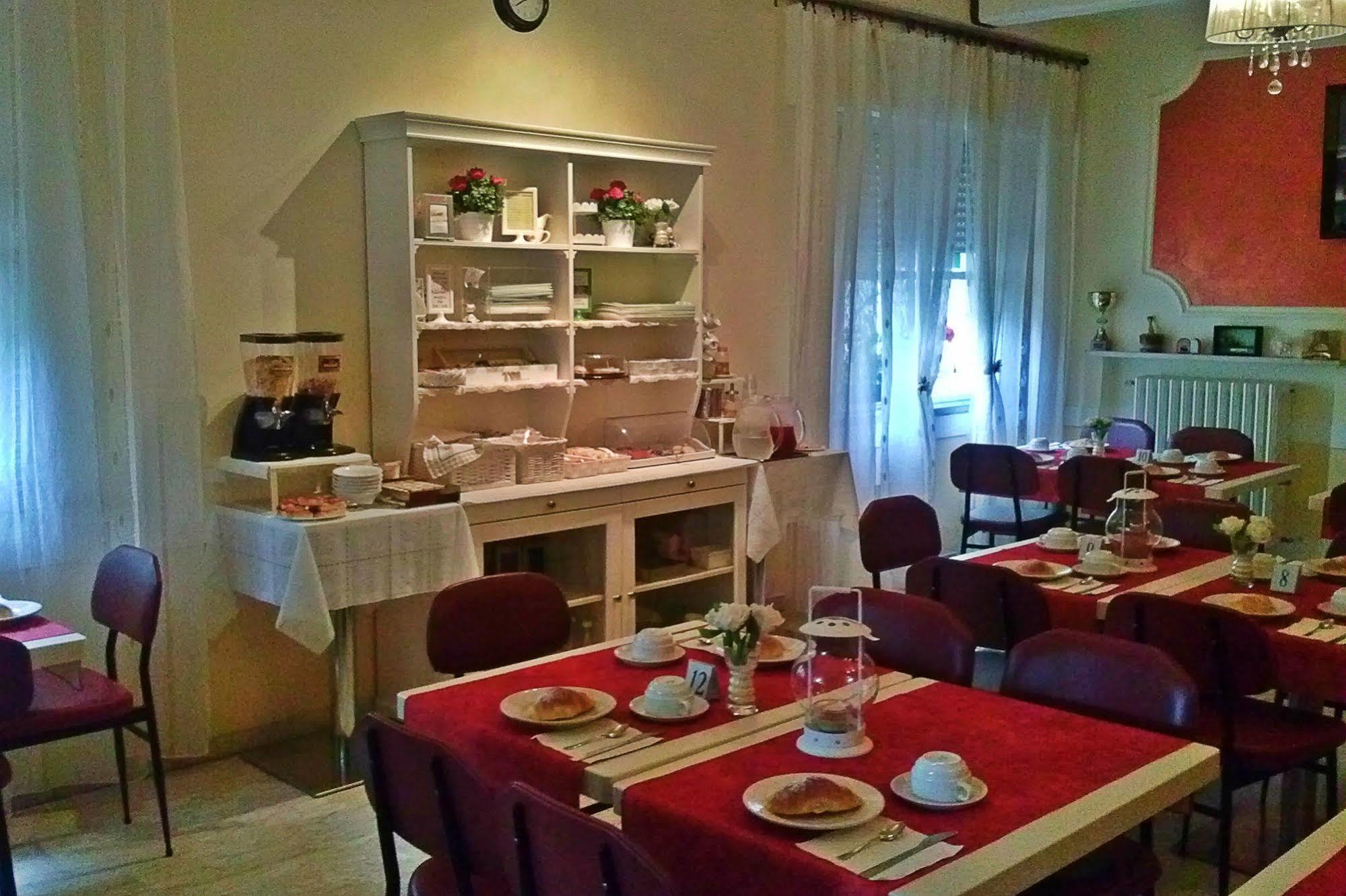 Villa Lauda B&B 리미니 외부 사진