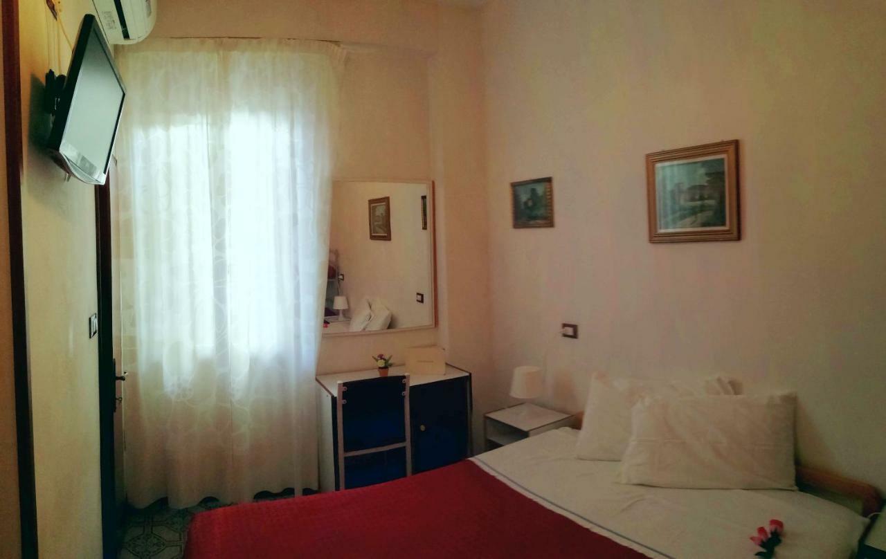 Villa Lauda B&B 리미니 외부 사진